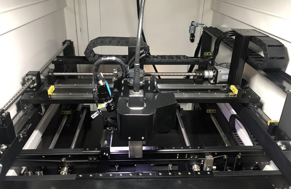 X/Y/R axis adopt Panasonic servo motor with it's control system with high precison ball screw and linear guide rail which ensures high accuracy of motion system.