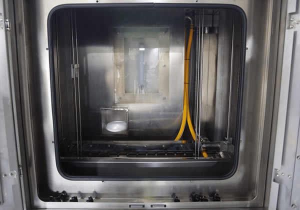 Visual viewing window to monitor cleaning process, pressure guage to monitor system working pressure  in real time.